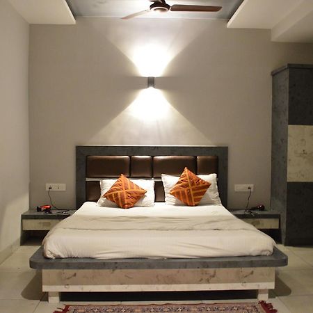 Resort Ruturaj Inn Alibag Exterior foto